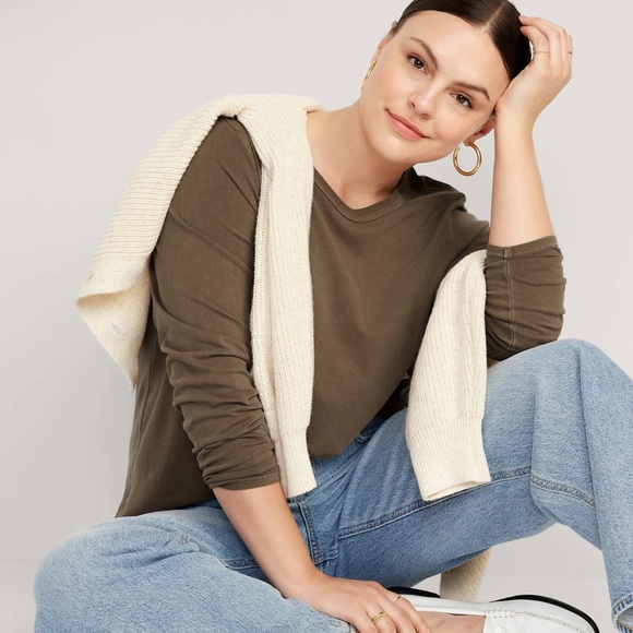 NWT OLD NAVY EveryWear Long-Sleeve T-Shirt Color: Espresso - Picture 2 of 5